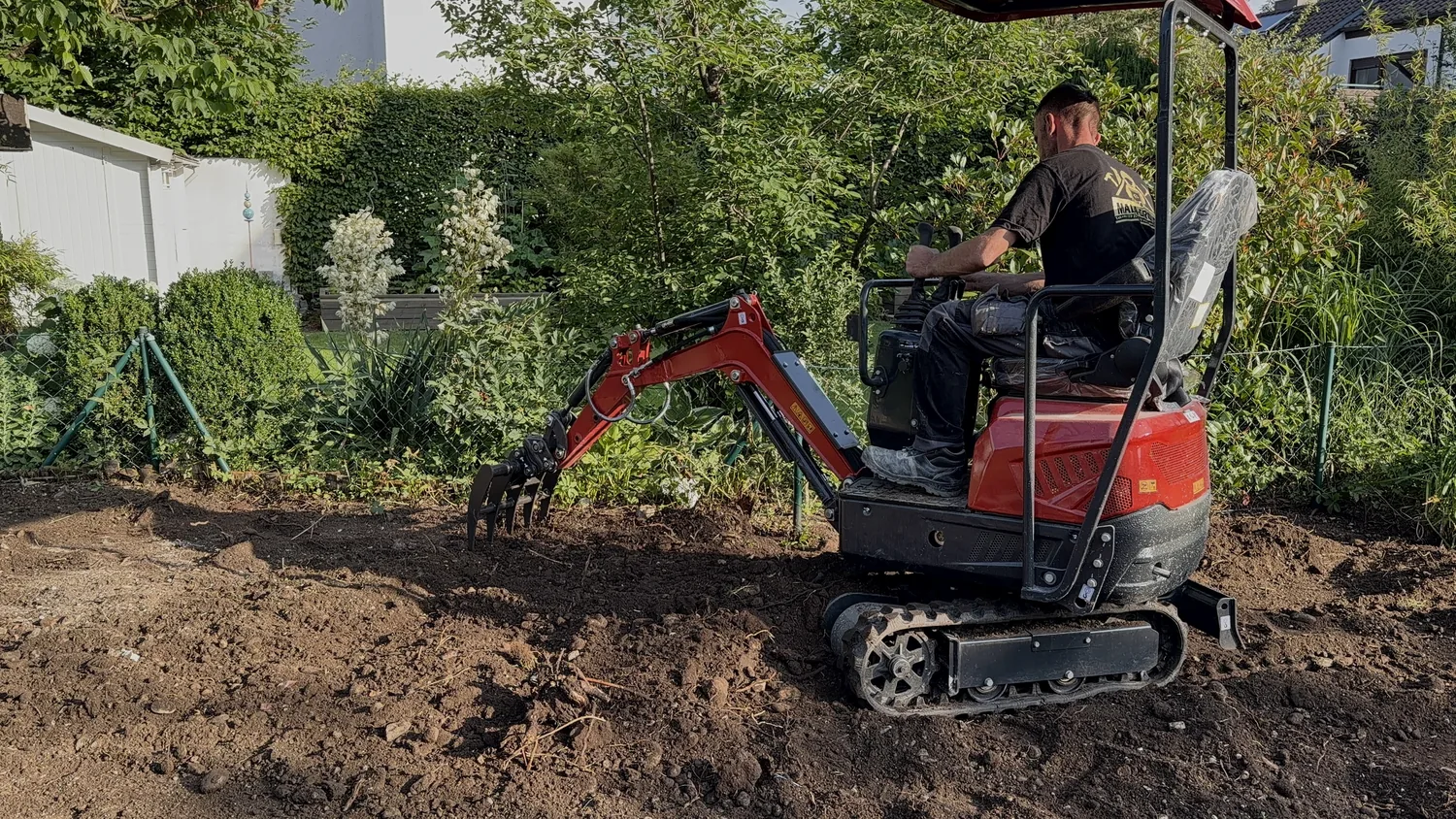 Planierung mit Minibagger